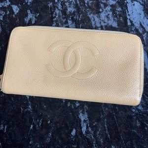 Authentic CHANEL zippy wallet